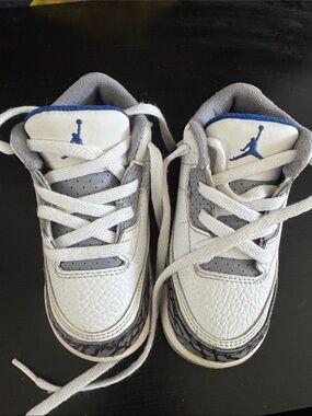 Jordan Kids White and Gray Sneakers with Blue Jumpman